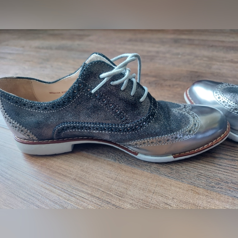 Cole Haan Women’s  Wing Tip Oxfords Lace Up Leather size 6.5 B